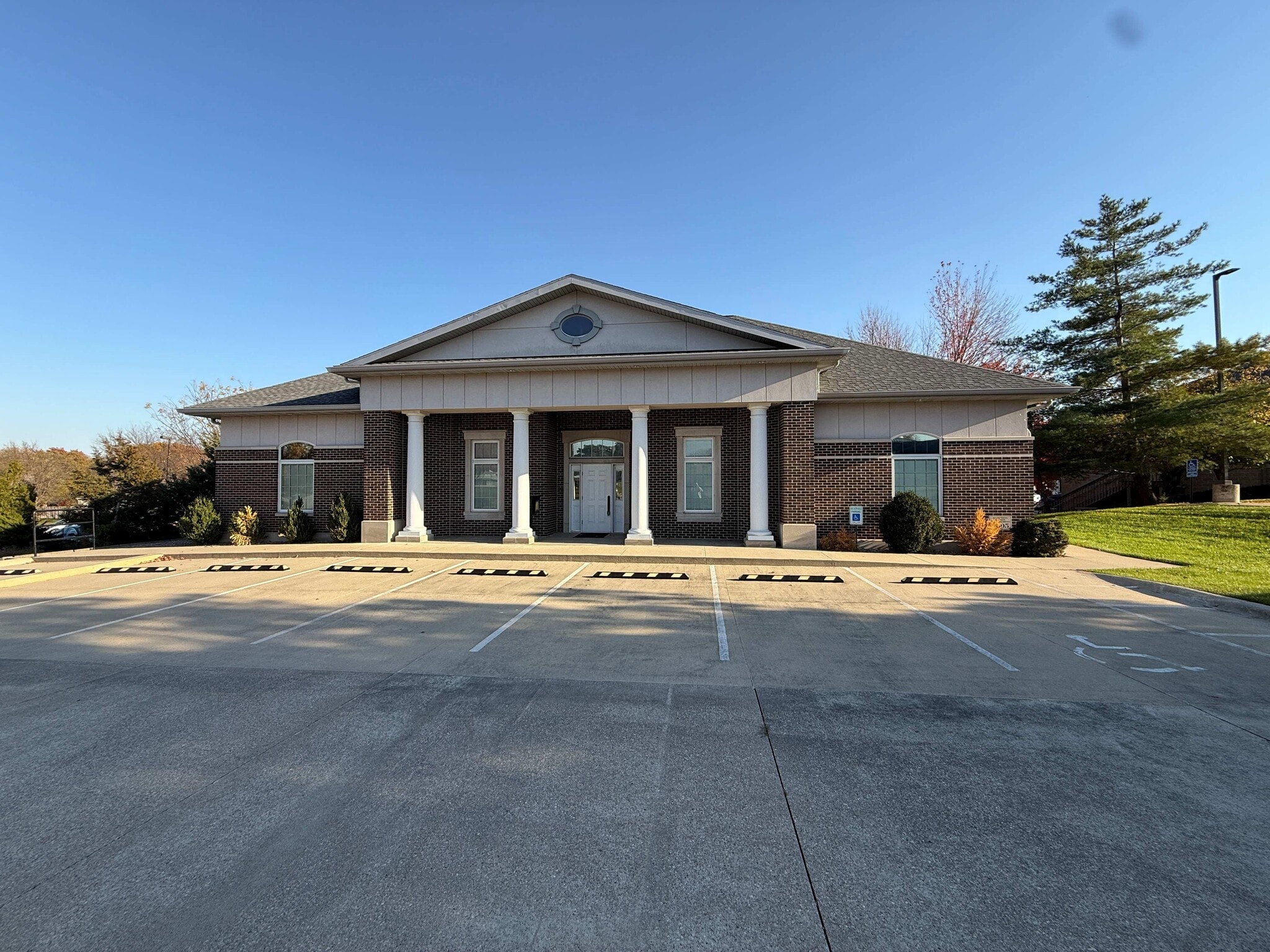 4125 Glass Rd NE, Cedar Rapids, IA à vendre Photo principale– Image 1 sur 15