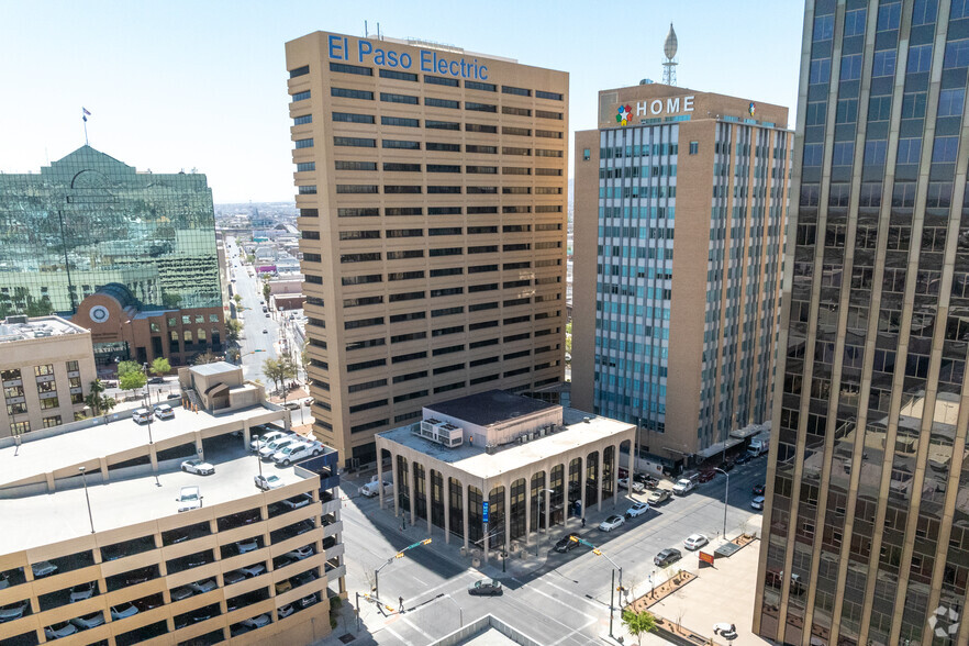 320 Texas Ave, El Paso, TX à louer - Aérien – Image 3 sur 33