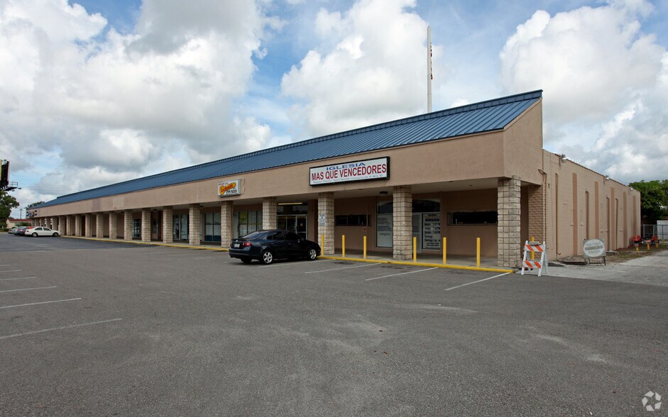 1-69 S Semoran Blvd, Orlando, FL à louer - Photo de l’immeuble – Image 2 sur 4
