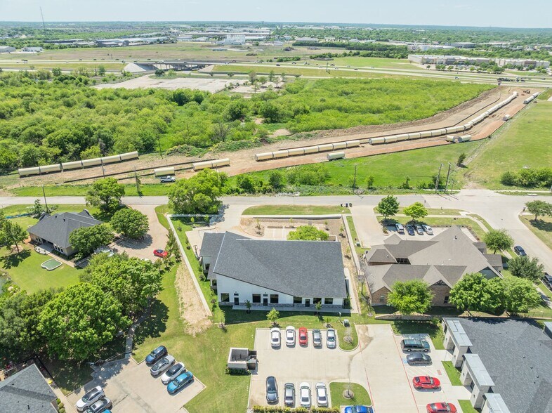 120 Mitchell rd, Mansfield, TX à louer - Photo de l’immeuble – Image 2 sur 30