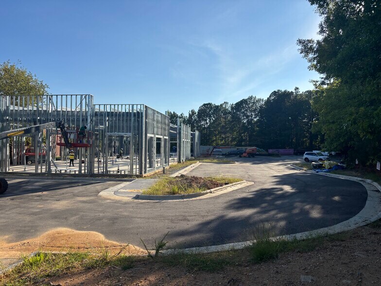 900 E Williams St, Apex, NC à louer - Photo de l’immeuble – Image 2 sur 12