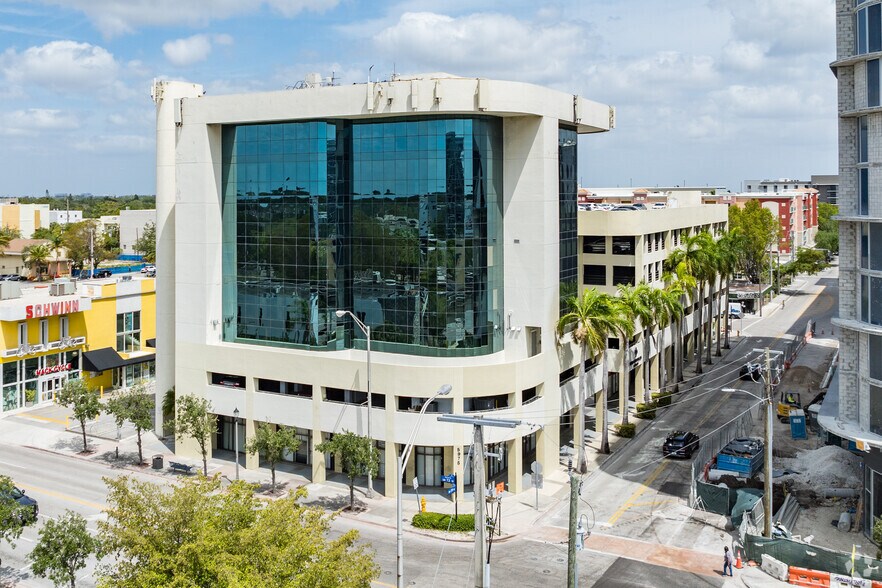 5975 Sunset Dr, Miami, FL à vendre - Photo de l’immeuble – Image 1 sur 6