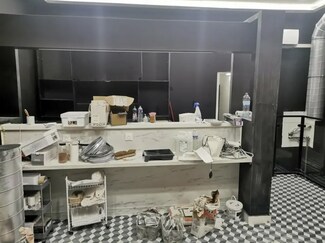 Plus de détails pour Local commercial à louer