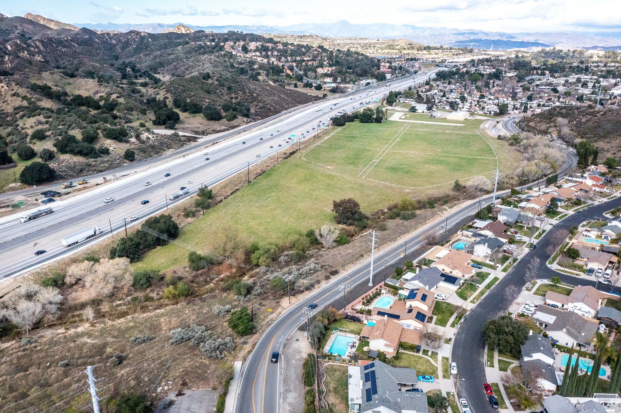 24924 Hawkbryn Ave, Santa Clarita, CA à vendre Photo principale– Image 1 sur 6