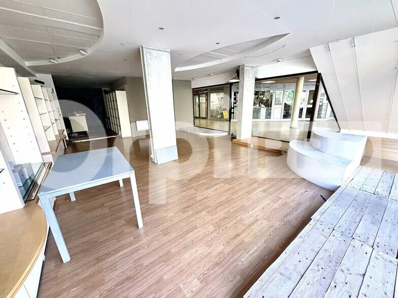 25 Rue Jeanne D'Arc, Compiègne à vendre - Photo de l’immeuble – Image 3 sur 7