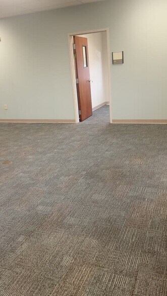 3140 Governors Place Blvd, Dayton, OH à louer - Vidéo sur l’annonce professionnelle – Image 2 sur 11