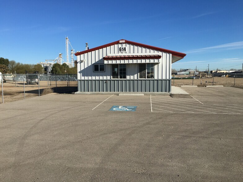 614 Simplot Blvd, Caldwell, ID à louer - Photo de l’immeuble – Image 2 sur 3