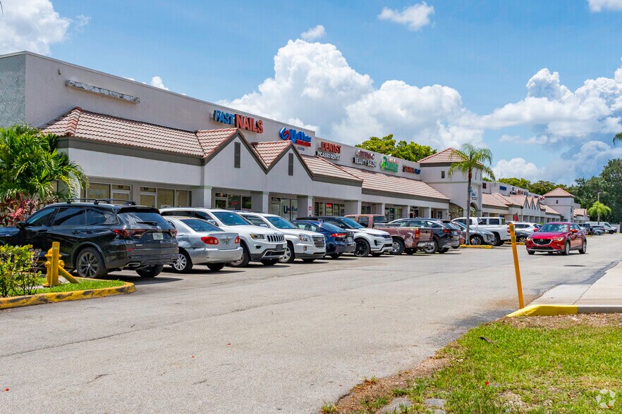9526 SW 137th Ave, Miami, FL à louer - Photo principale – Image 1 sur 1