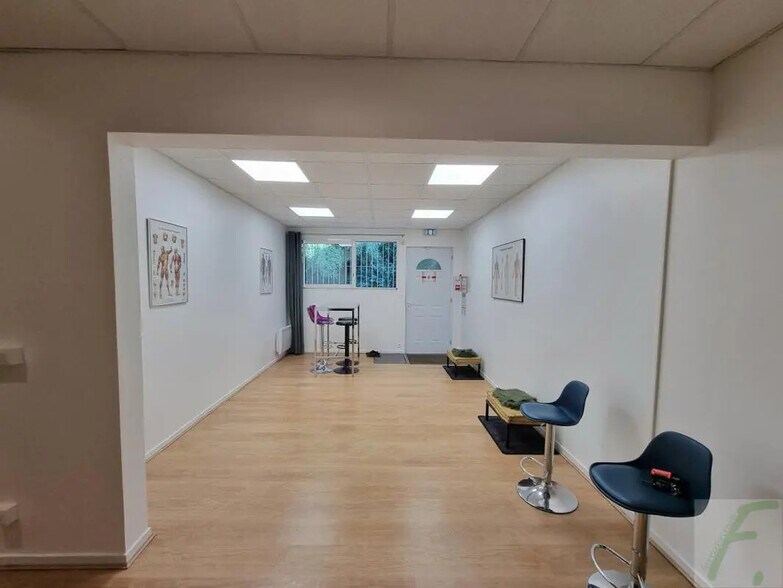 Bureau dans Le Bourget-du-Lac à vendre - Photo de l’immeuble – Image 2 sur 18