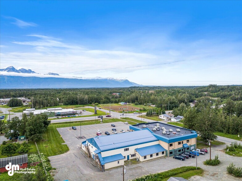 1901 N Hemmer Rd, Palmer, AK à vendre - Photo de l’immeuble – Image 2 sur 21