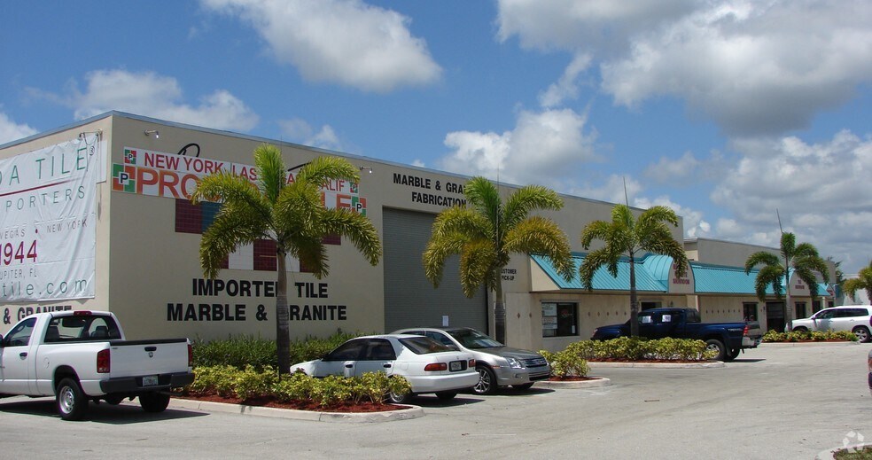 3300 45th St, West Palm Beach, FL à louer - Photo de l’immeuble – Image 2 sur 5