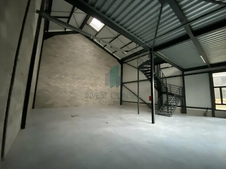 Local d’activités dans Groslay à louer - Photo intérieure – Image 2 sur 9