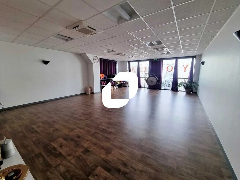 Bureau dans Villefranche-sur-Saône à louer - Photo de l’immeuble – Image 2 sur 5