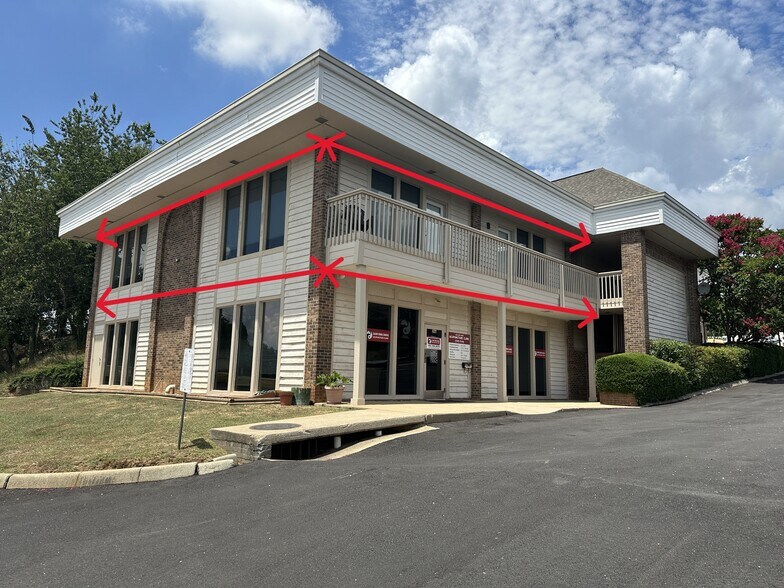26 Orchard Park Dr, Greenville, SC à louer - Photo de l’immeuble – Image 1 sur 11