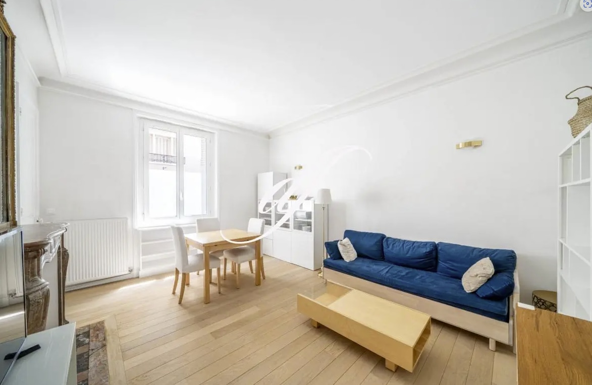 6 Rue Joseph Bara, Paris, PAR 75006 -  -  - Photo intérieure - Image 1 of 4
