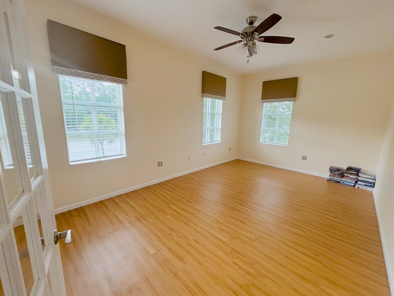 6613 N Kings Hwy, Myrtle Beach, SC à louer - Photo de l’immeuble – Image 3 sur 21