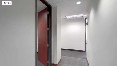 1301 W 22nd St, Oak Brook, IL à louer - Vidéo sur l’annonce professionnelle 