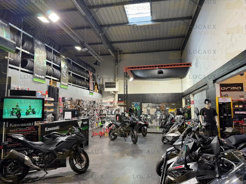 Local d’activités dans Saint-Brice-sous-Forêt à louer - Photo intérieure – Image 1 sur 10