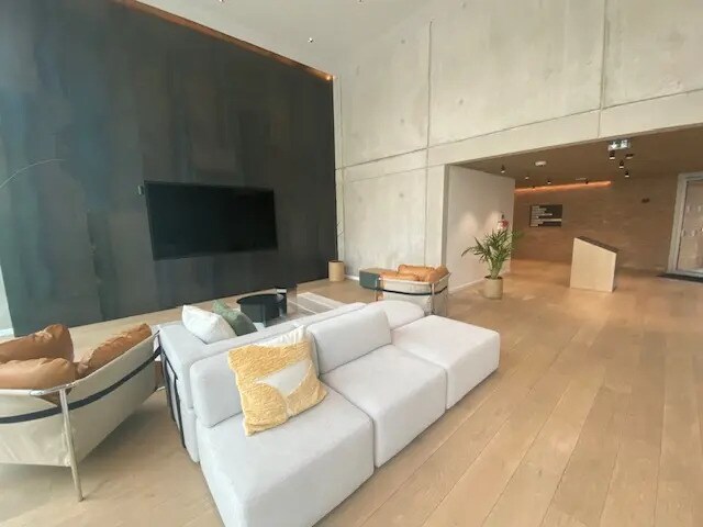 Bureau dans Ivry-sur-Seine à louer - Photo de l’immeuble – Image 3 sur 7
