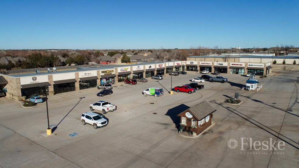 121 E Waterloo Rd, Edmond, OK à louer - Photo principale – Image 1 sur 14