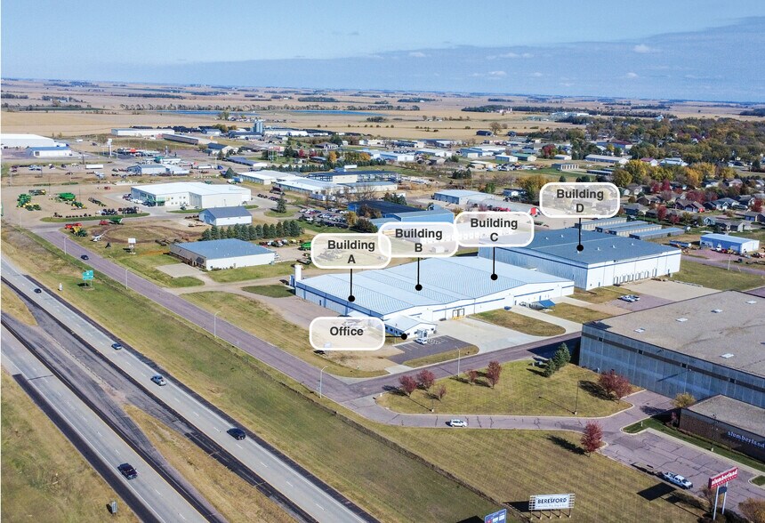 100 Quality Park Dr, Beresford, SD à vendre - Photo de l’immeuble – Image 2 sur 44