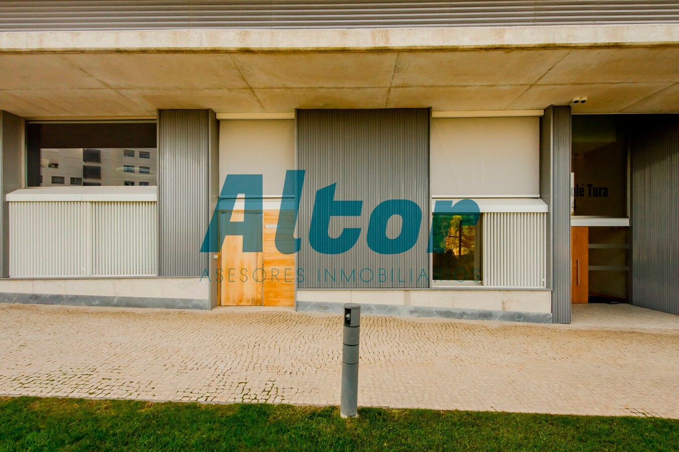 Madrid, MAD 28055 - Lot Pta. 09 - - Photo intérieure - Image 1 of 20