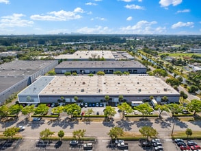 1600 NW 159th St, Miami, FL à louer Aérien– Image 1 sur 2