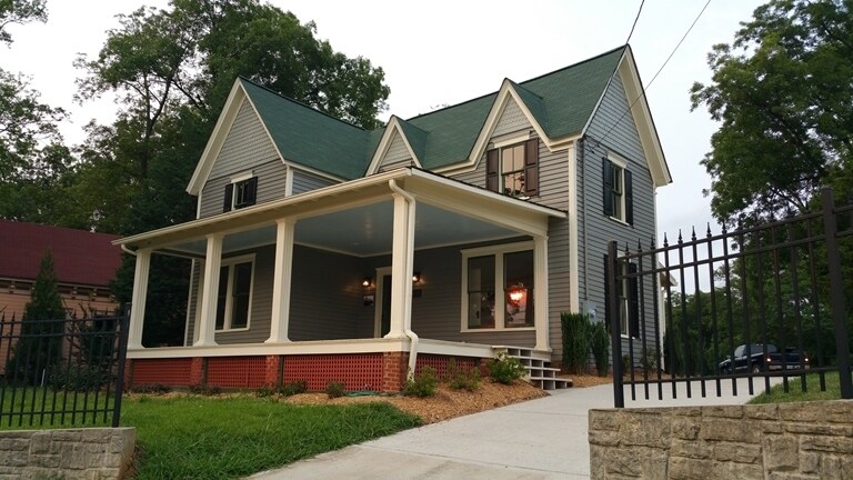 407 Atlanta St SE, Marietta, GA à vendre - Photo principale – Image 1 sur 26