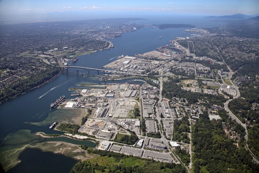 100 Forester St, North Vancouver, BC à louer - Aérien – Image 2 sur 3