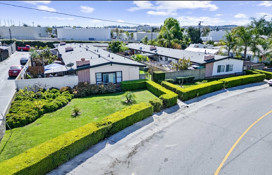 1100-1114 E 3rd Ave, La Habra, CA à vendre - Photo principale – Image 1 sur 8