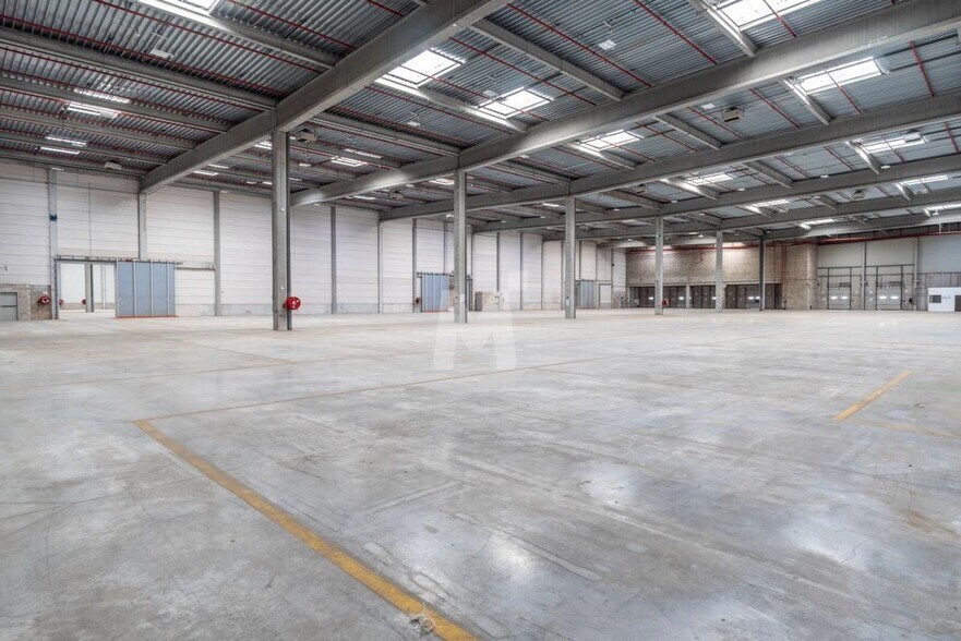 Industriel/Logistique dans Combs-la-Ville à louer - Photo de l’immeuble – Image 3 sur 17