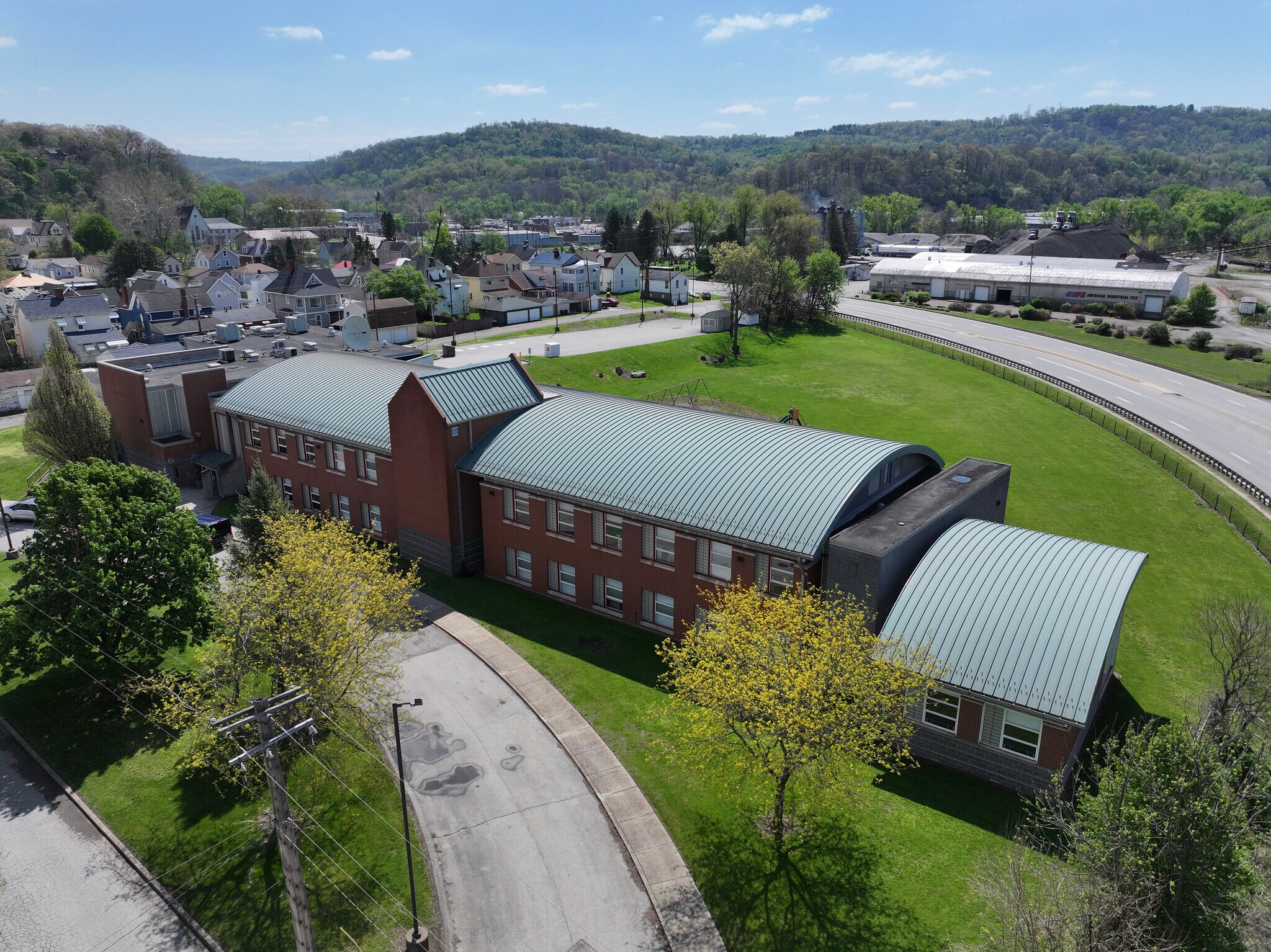 255 Third St, New Kensington, PA à vendre Photo principale– Image 1 sur 74