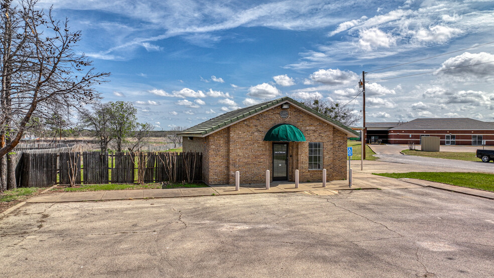 107 Fannin st, Millsap, TX à vendre - Photo de l’immeuble – Image 3 sur 22