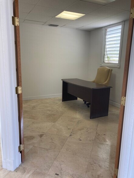 818 N Dixie Hwy, Lake Worth, FL à louer - Photo de l’immeuble – Image 3 sur 16