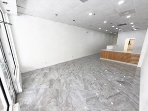 483 Mandalay Ave, Clearwater Beach, FL à louer Photo intérieure– Image 2 sur 16