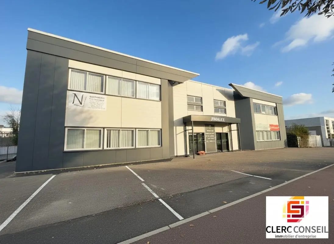 Bureau dans Le Petit-Quevilly à louer Photo de l’immeuble– Image 1 sur 11