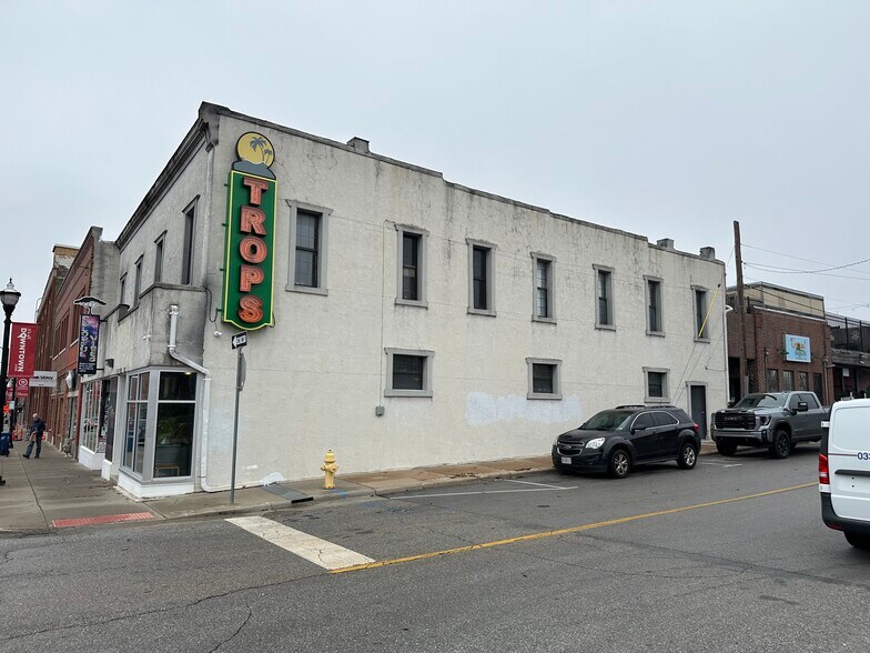 420 S Campbell Ave, Springfield, MO à vendre - Photo principale – Image 1 sur 8