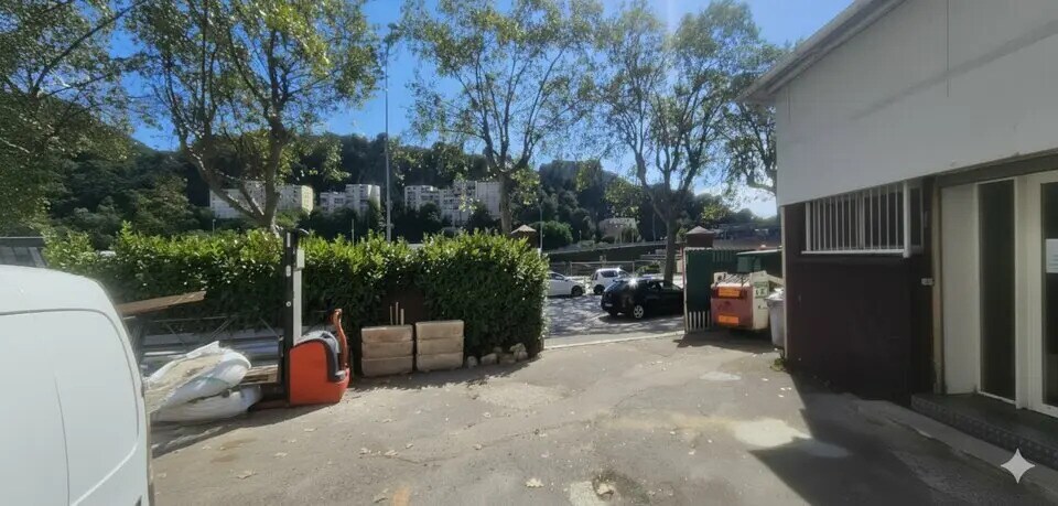 Local d’activités dans Nice à louer - Photo de l’immeuble – Image 2 sur 3