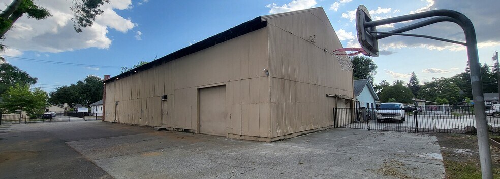 1007 North St, Woodland, CA à louer - Photo de l’immeuble – Image 3 sur 6