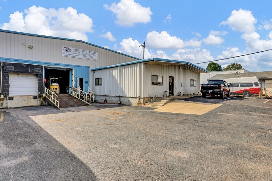 3325 Millbranch Rd, Memphis, TN à vendre - Photo de l’immeuble – Image 2 sur 32