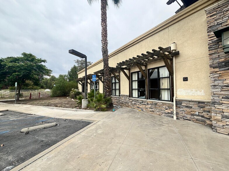 29275 Santiago Rd, Temecula, CA à vendre - Photo de l’immeuble – Image 2 sur 20