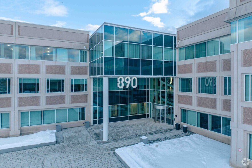 890 Winter St, Waltham, MA à louer - Photo de l’immeuble – Image 3 sur 4