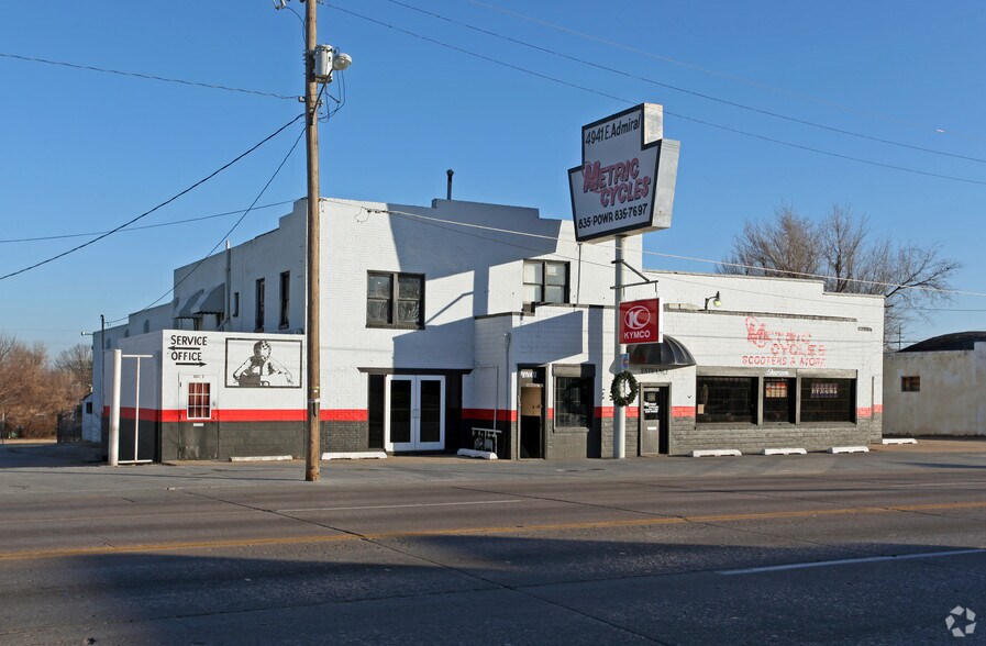 4941 E Admiral Pl, Tulsa, OK à louer - Photo de l’immeuble – Image 2 sur 2