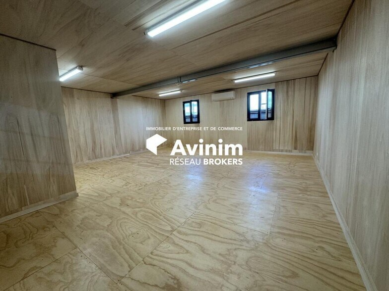 Bureau dans Bègles à louer - Photo de l’immeuble – Image 3 sur 33