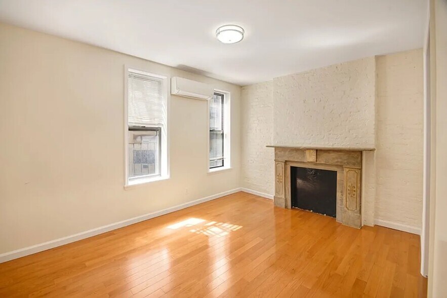 404 E 73rd St, New York, NY à vendre - Photo intérieure – Image 3 sur 3