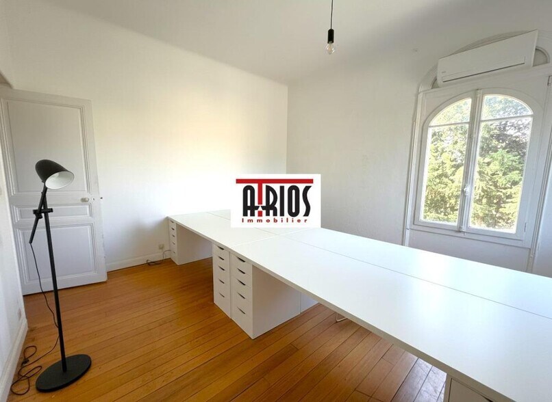 Bureau dans Hyeres à louer - Photo de l’immeuble – Image 3 sur 20