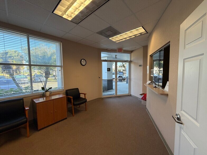 6150 Diamond Centre Ct, Fort Myers, FL à vendre - Photo intérieure – Image 3 sur 7