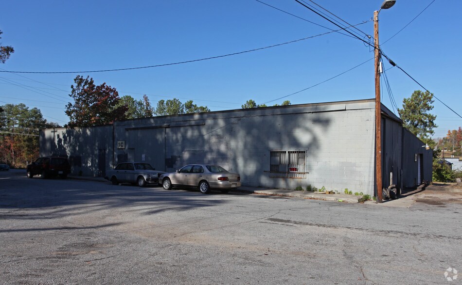 6090 Pinegrove Rd, Riverdale, GA à vendre - Photo de l’immeuble – Image 3 sur 3