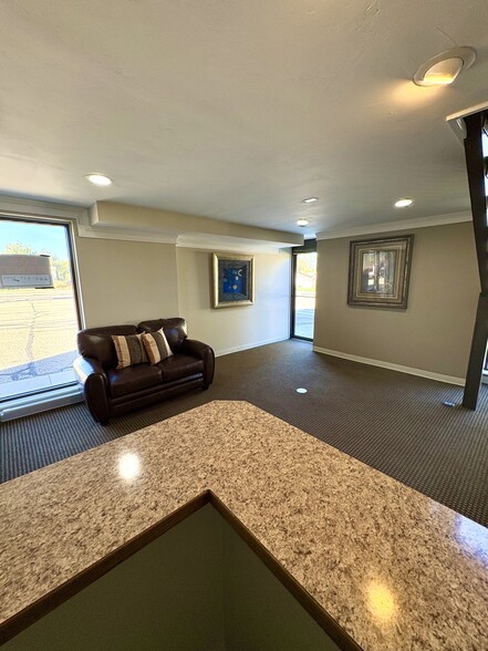 206-210 12th Ave Rd, Nampa, ID à louer - Photo de l’immeuble – Image 2 sur 45