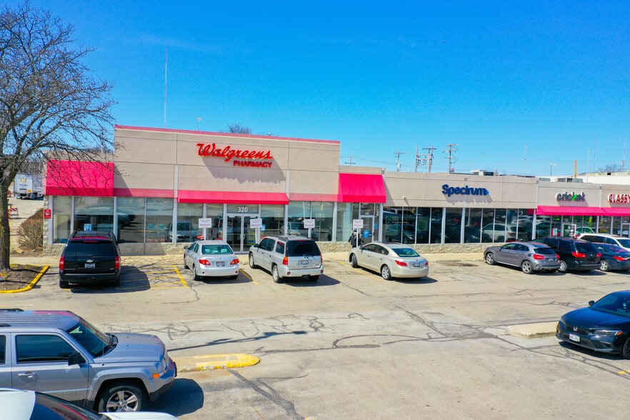 320-380 E Capitol Dr, Milwaukee, WI à louer - Photo de l’immeuble – Image 3 sur 7